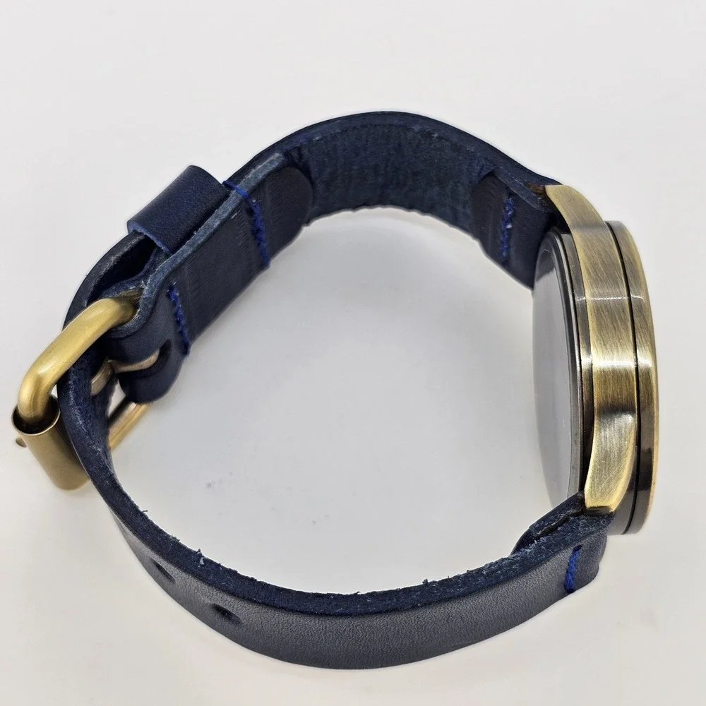 42MM Men's Analog Watch Gold Dial Dark‎ Blue Leahter Bands New Battery